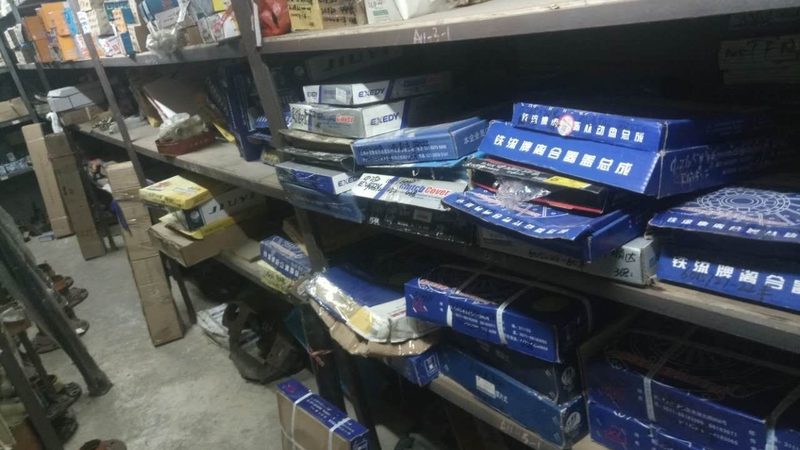 汽车美容用品材质揭秘：如何正确安装